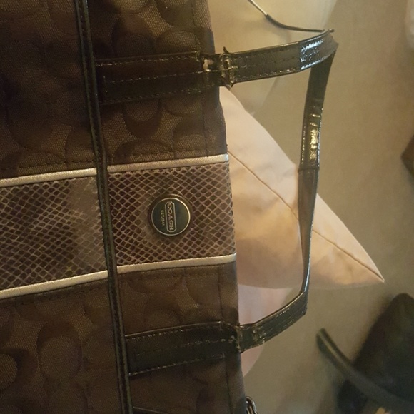 SPECIAL!  Authentic Coach handbag - Picture 2 of 5